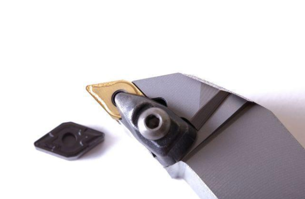 车削用刀具的分类及功能 全面解析切削工具